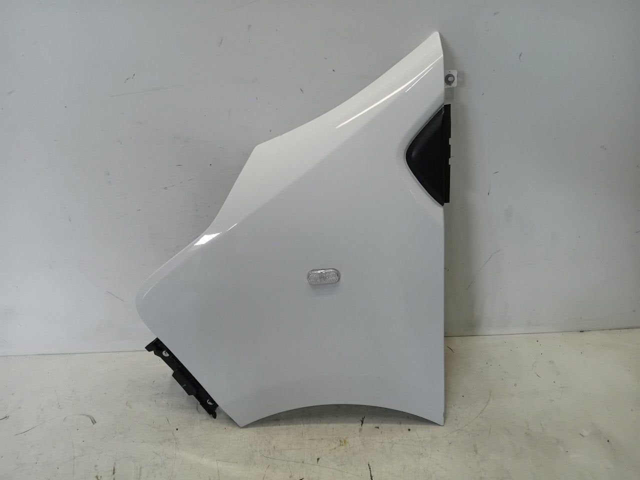Spatbord links voor Renault Trafic, Auto-onderdelen, Onderdelen@venauto.nl, Van der Ven Autorecycling B.V., Gebruikt, Ettenseweg 76, 4706 PB Roosendaal, The Netherlands