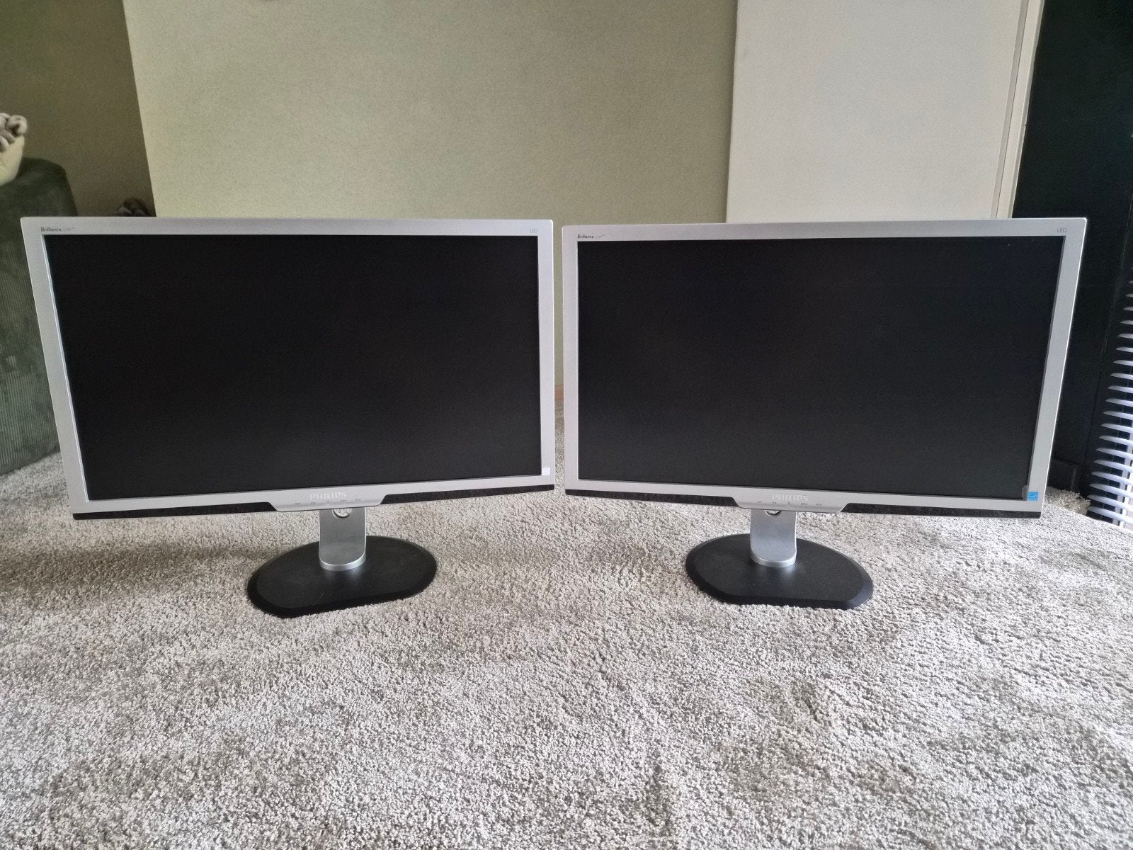Te koop: twee Philips 27" Professional LCD-monitoren, Ophalen, Philips, Gebruikt, HDMI