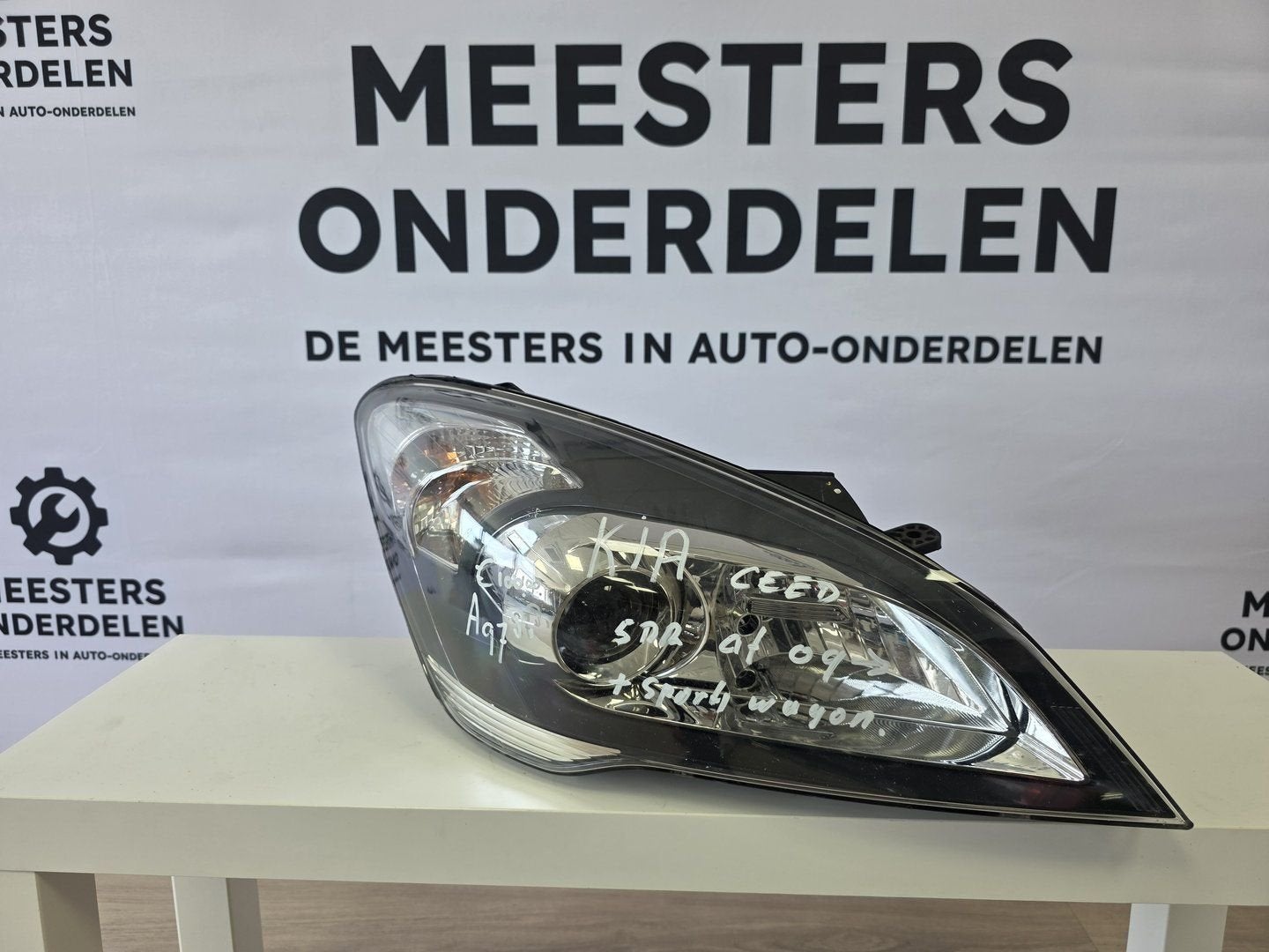 KIA Ceed Koplamp Rechts 921021H, Gebruikt, -, -, Ophalen of Verzenden