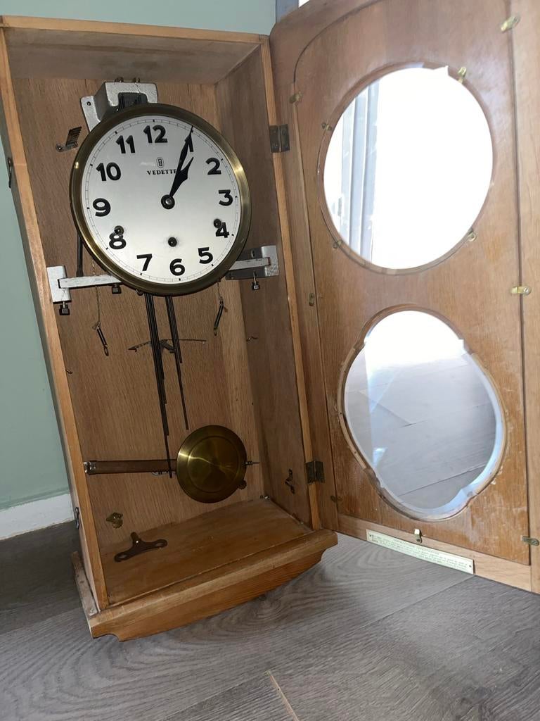 Originele Vedette Klok uit 1930 moet zsm weg, Antiek en Kunst, Antiek | Klokken, Ophalen