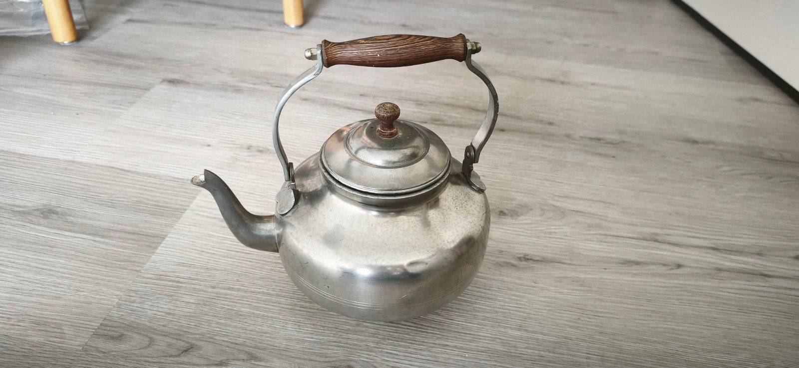 Antieke tinnen theepot met houten handvat, Antiek en Kunst, Ophalen of Verzenden