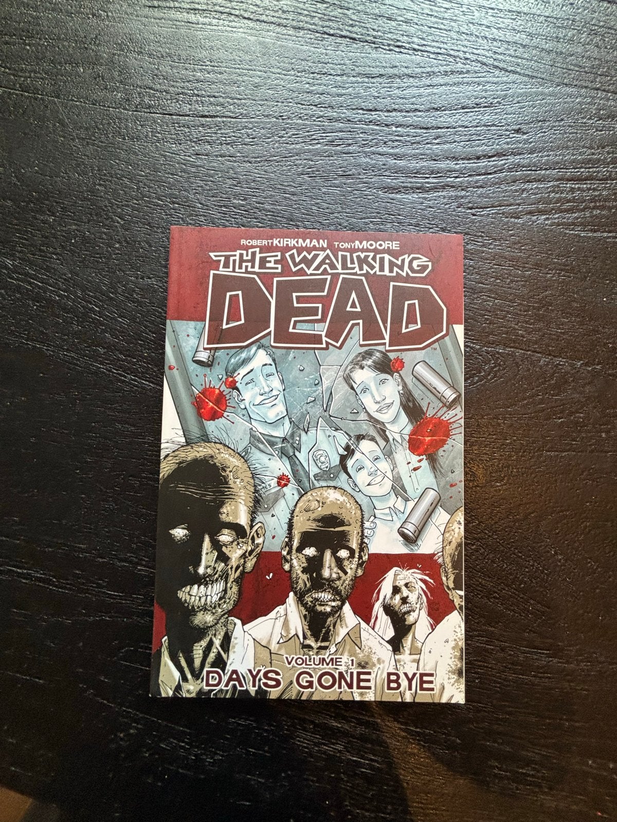 The Walking Dead Volume 1: Days Gone Bye - Graphic Novel, Boeken, Ophalen of Verzenden, Zo goed als nieuw