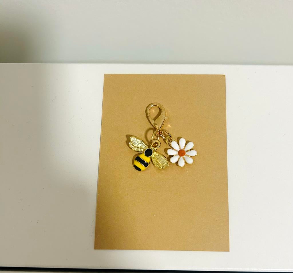 Schattige sleutelhanger met bijenbedeltje (nieuw/ongebruikt), Sieraden, Tassen en Uiterlijk, Bedels, Overige merken, Overige materialen