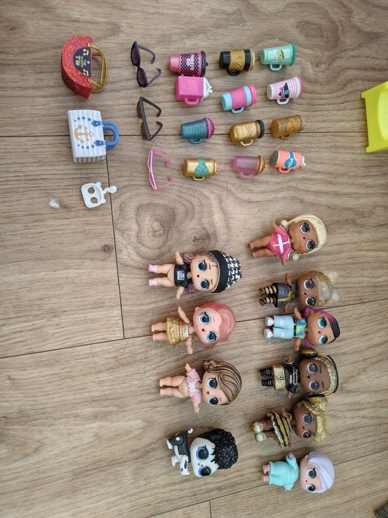 Foto 3 van LOL poppenhuis compleet