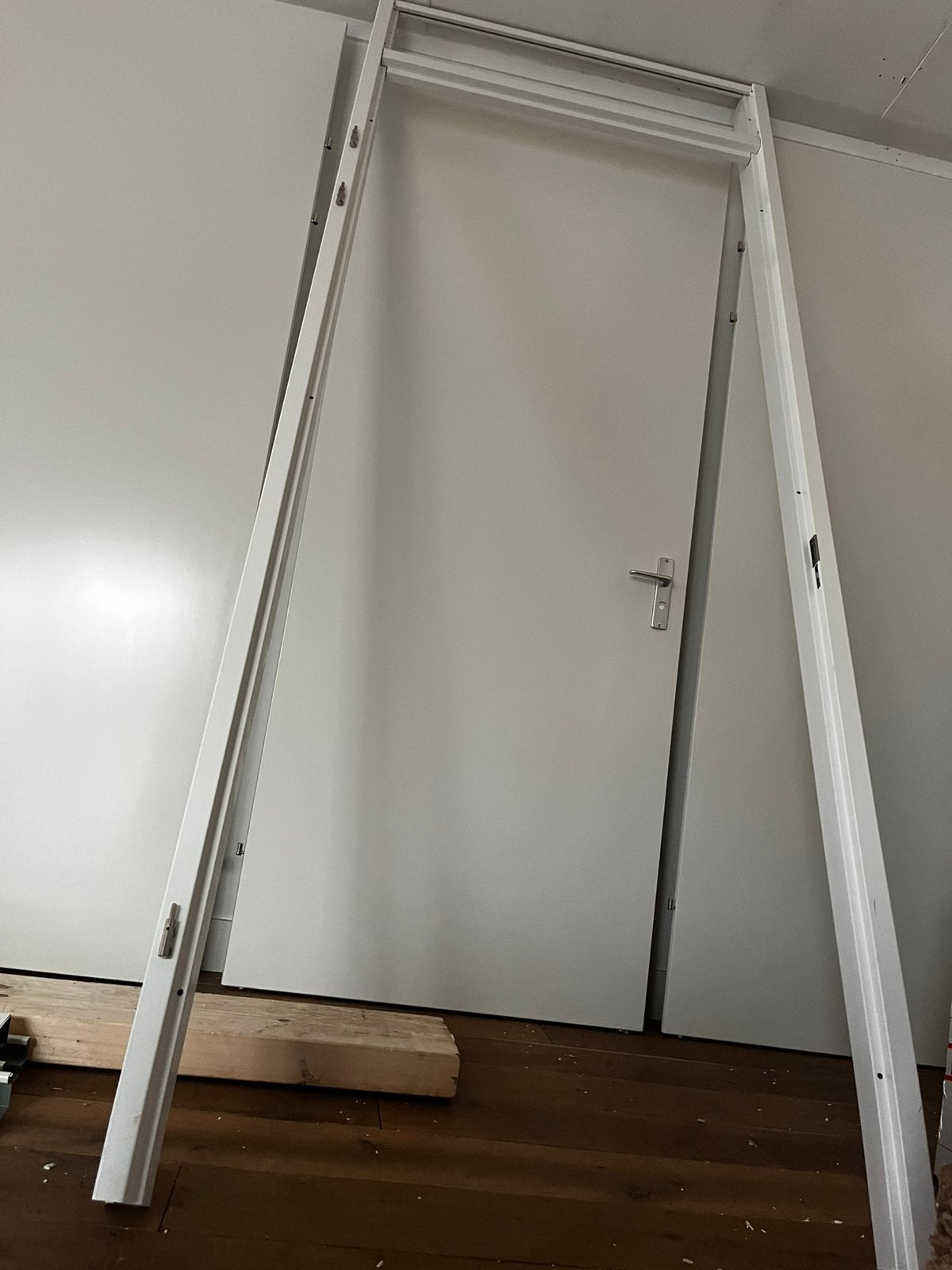 3 opdekdeuren 93x231,5cm en 3 opdekkozijnen, Ophalen, Zo goed als nieuw, Overige materialen