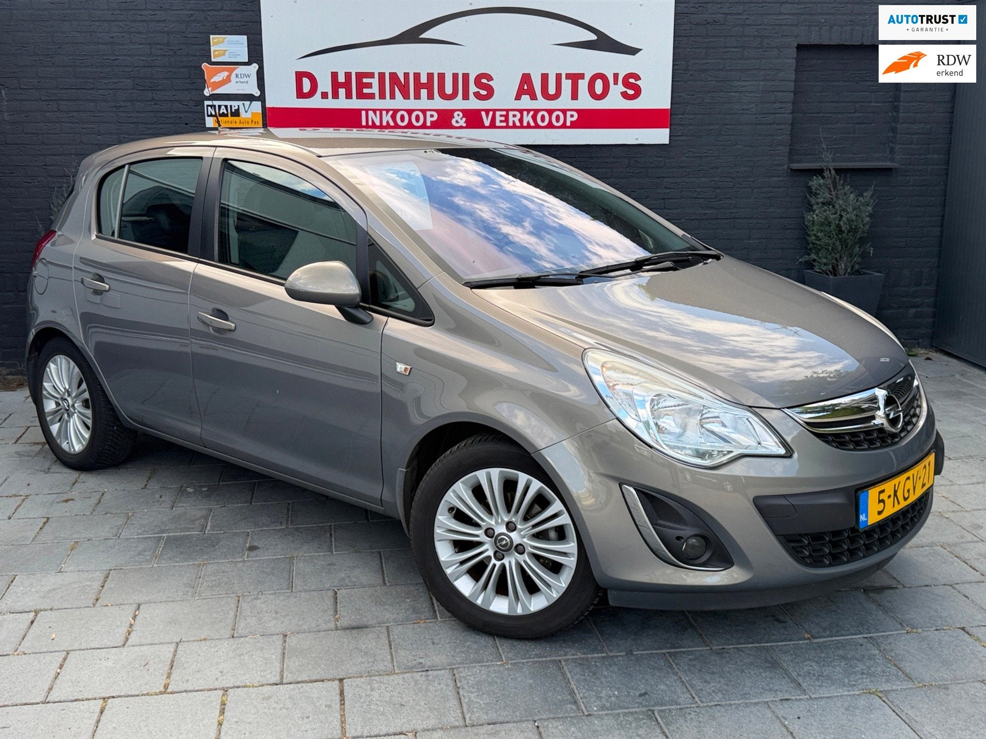 Opel Corsa 1.4-16V Cosmo |NAVI|KLIMA|CRUISE|, Auto's, Opel, Voorwielaandrijving, Euro 5, Gebruikt, 4 cilinders