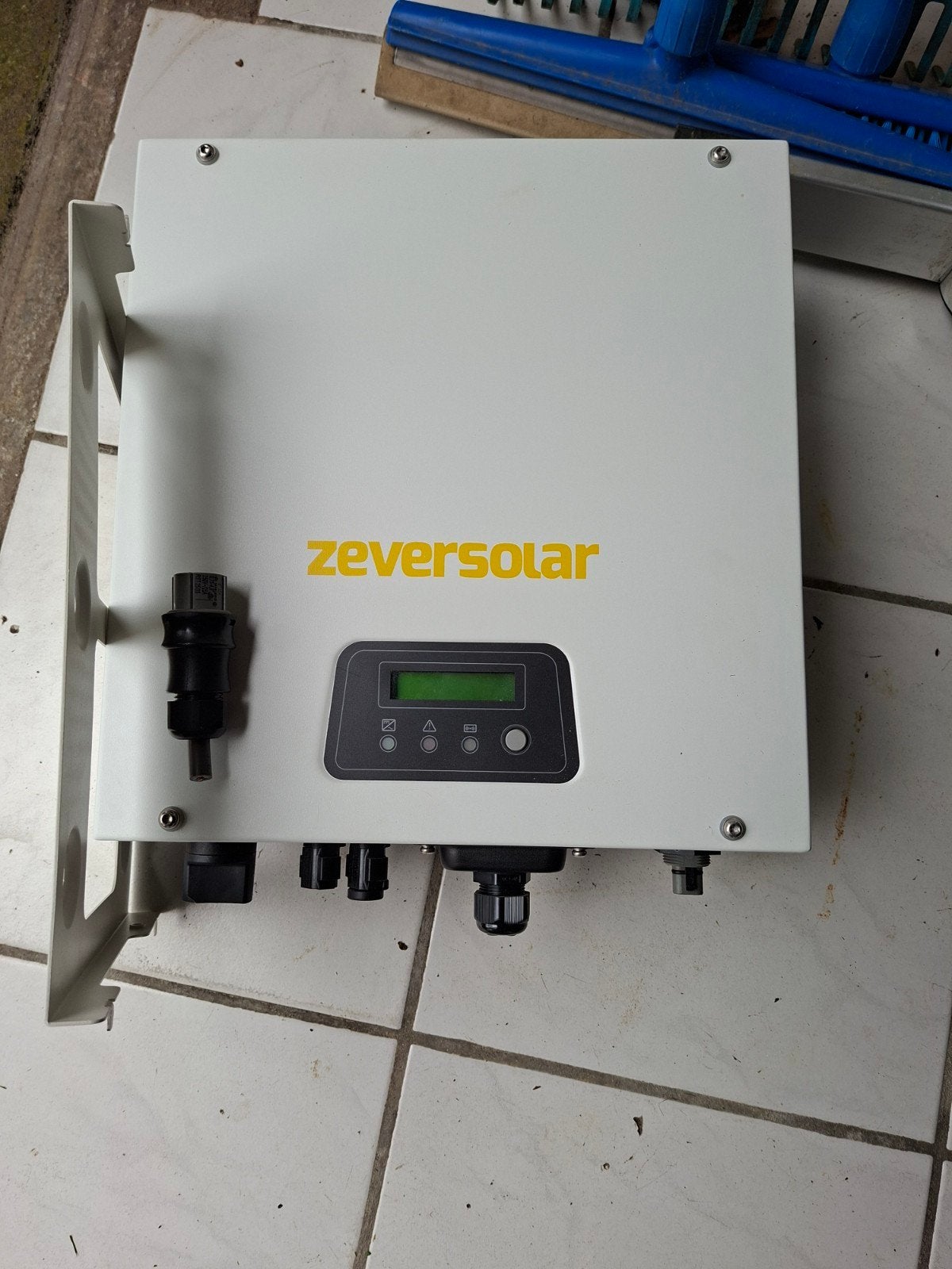 Zeversolar omvormer voor zonnepanelen, Doe-het-zelf en Verbouw, Zonnepanelen en Toebehoren, Ophalen of Verzenden, Overige typen