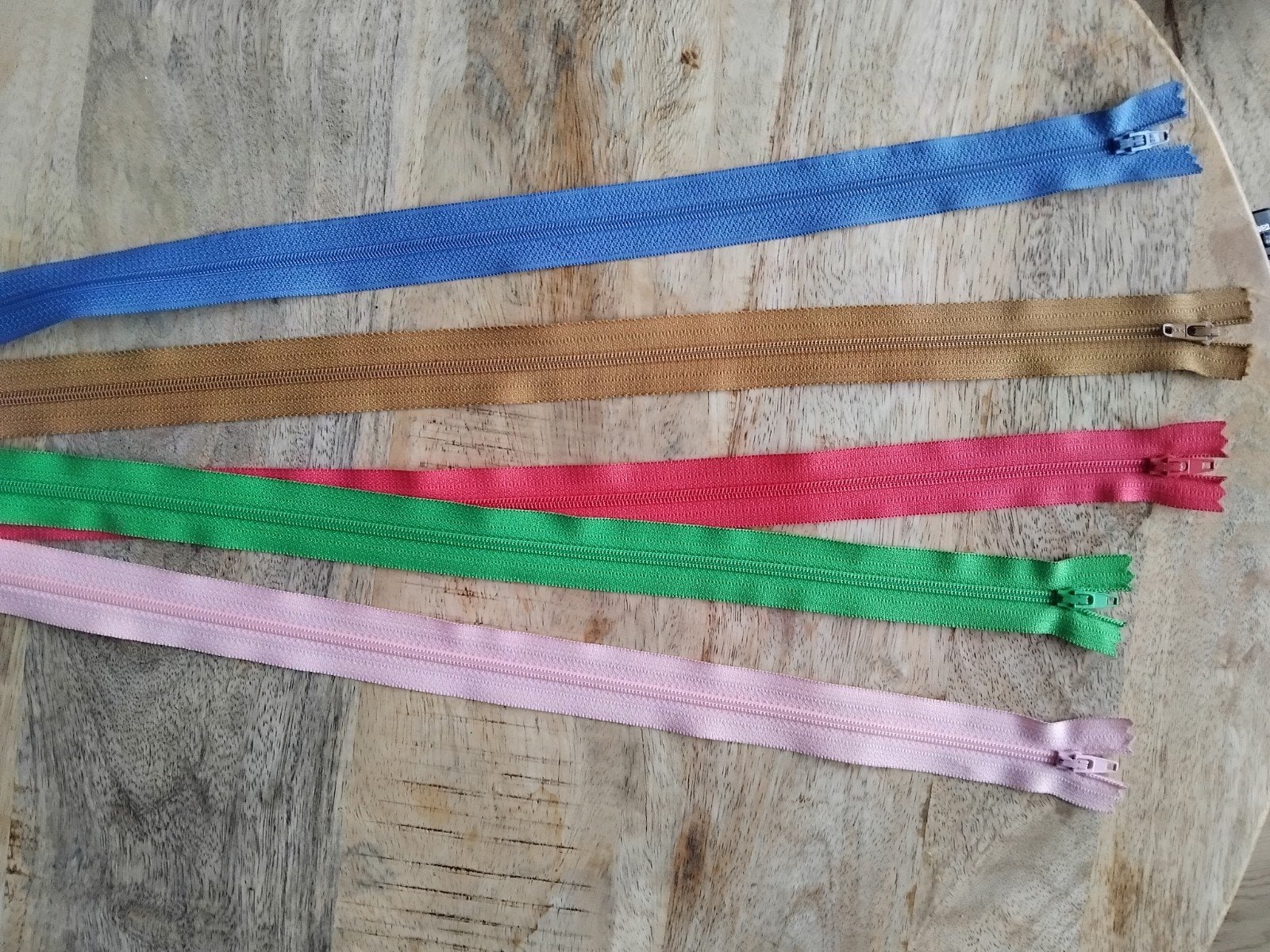 Ritsen 58 cm lang in diverse kleuren, Hobby en Vrije tijd, Ophalen of Verzenden, Nieuw, Rits of Sluiting