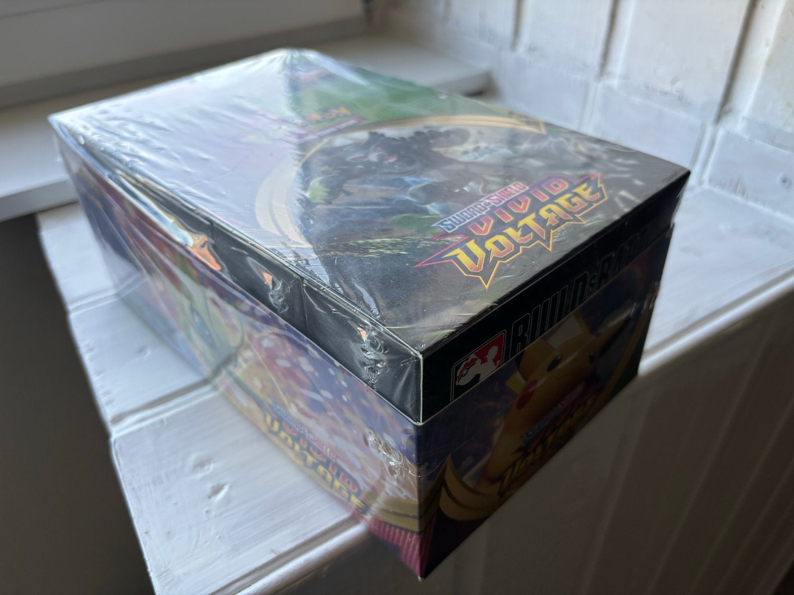 Pokémon TCG: Vivid Voltage Build & Battle Case (6 boxen), Ophalen of Verzenden, Nieuw, Boosterbox