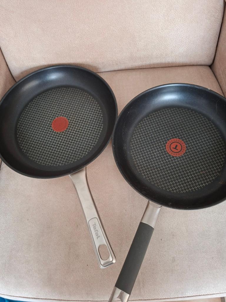 2 nettte koekenpannen van Tefal, Huis en Inrichting, Keuken | Potten en Pannen, Ophalen, Rvs