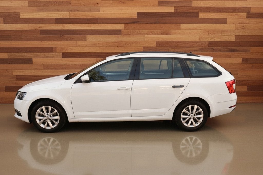 Skoda Octavia Combi 1.0 TSI Greentech Business Edition | CAR, Auto's, Skoda, Stof, Gebruikt, Met garantie (alle), 116 pk