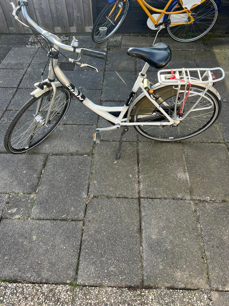 Giant dames fiets, Fietsen en Brommers, Fietsen | Dames | Damesfietsen, Ophalen of Verzenden, Zo goed als nieuw, Giant