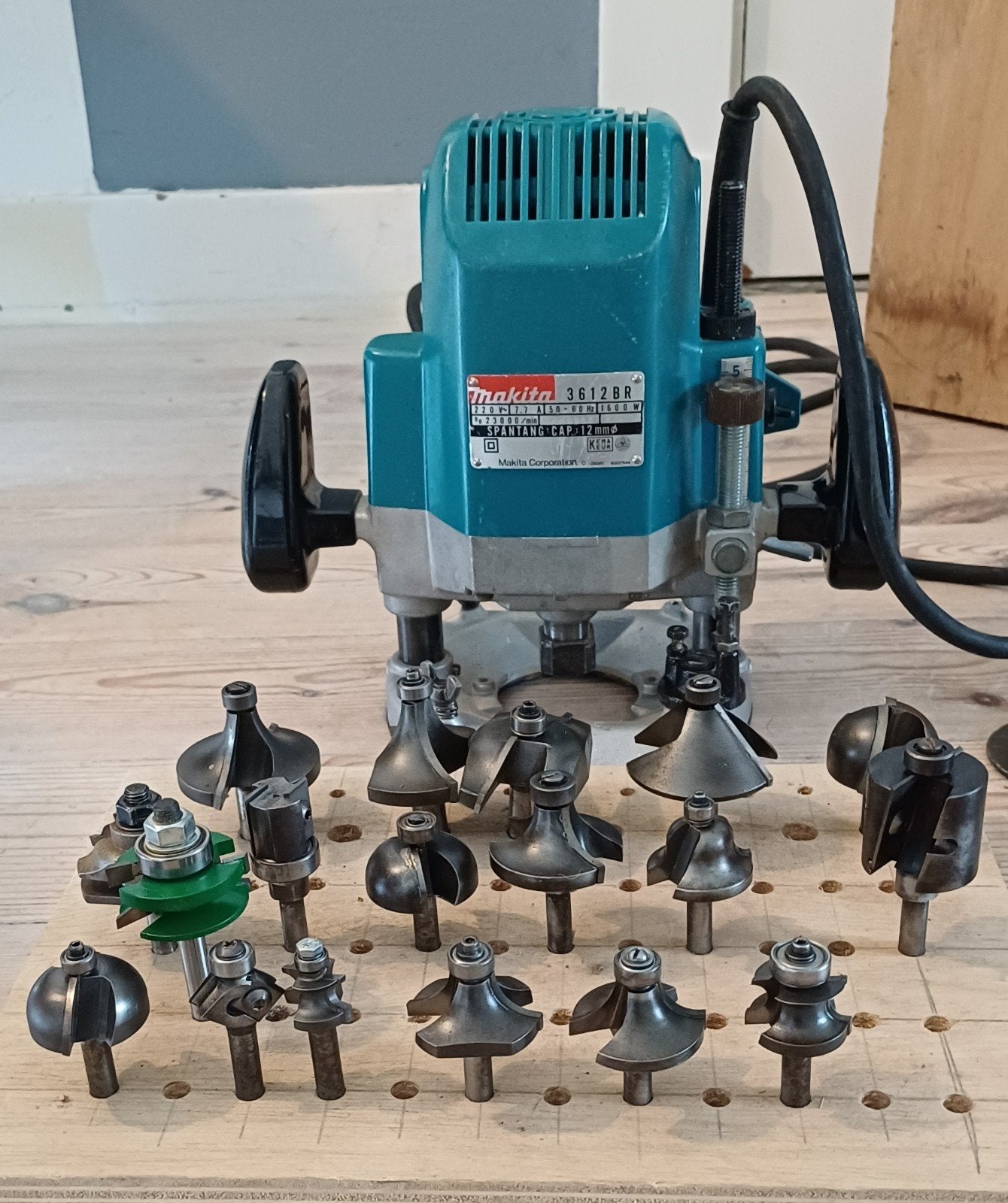 Professionele Maquita Bovenfrees 3612 BR incl freesjes, Ophalen