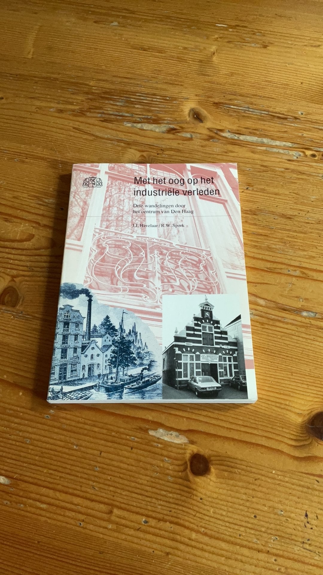 Den Haag - Drie wandelingen - Industrieel erfgoed, Ophalen, 19e eeuw, Zo goed als nieuw