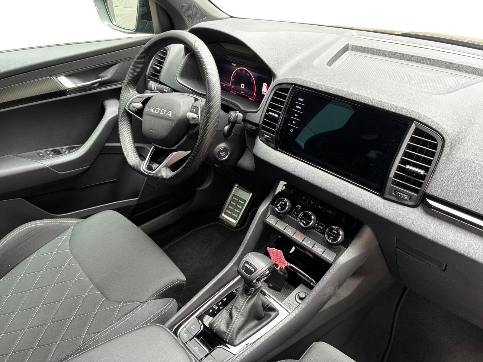 Skoda Karoq 1.5 TSI ACT Sportline Business, Auto's, Automatische klimaatregeling, Stof, Euro 6, 4 cilinders