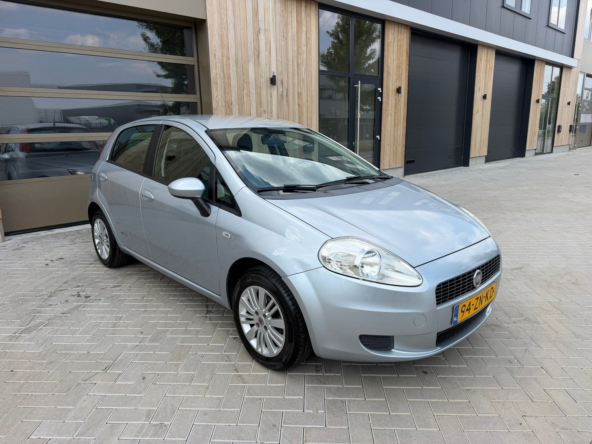 Fiat Grande Punto 1.4 Dynamic 5DRS|Airco|Cruise Controle|Tre, Auto's, Fiat, Voorwielaandrijving, Stof, Zwart, 4 cilinders