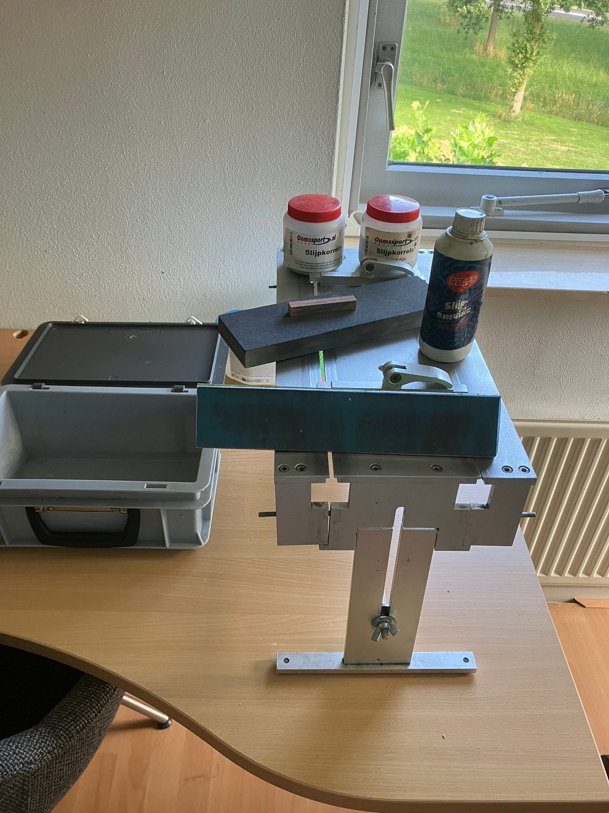 Slijptafel voor schaatsen incl slijpsteen etc, Ophalen of Verzenden, Gebruikt, Overige typen, Overige merken