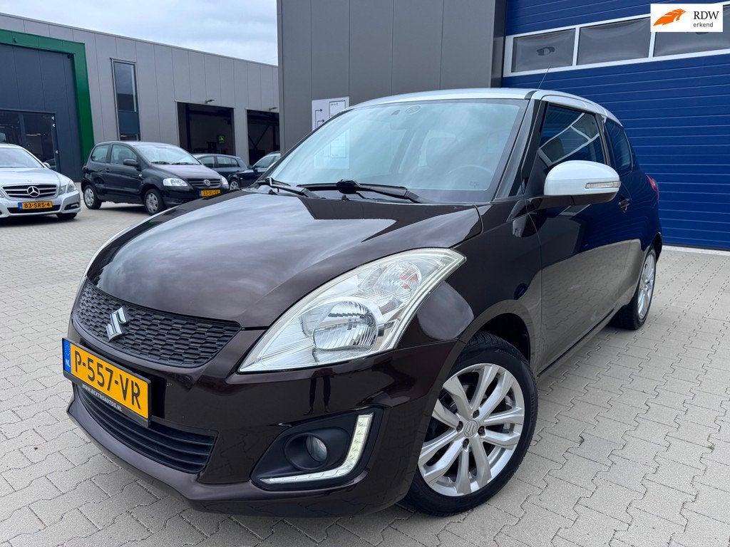 Suzuki Swift 1.2 Base EASSS two tone zeer nette auto!, Auto's, Suzuki, Voorwielaandrijving, Stof, Gebruikt, Bruin