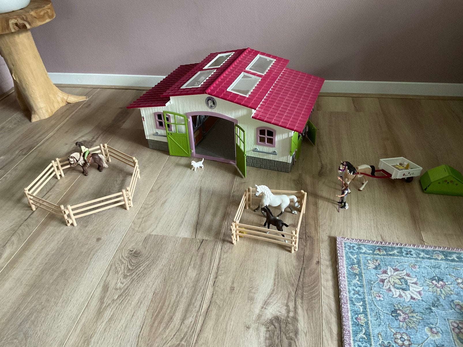 Uitgebreide schleich manege, Ophalen of Verzenden, Zo goed als nieuw