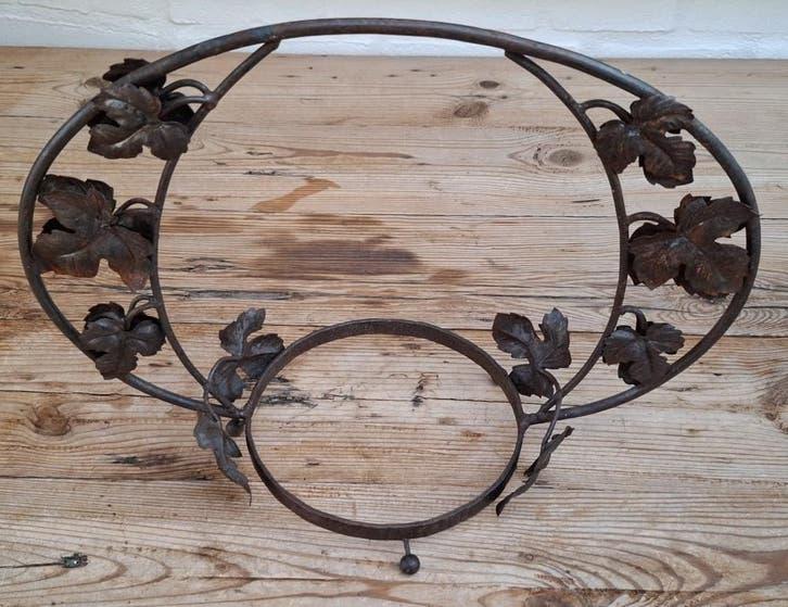Verweerd metalen standaard met wijnbladeren, Ophalen of Verzenden