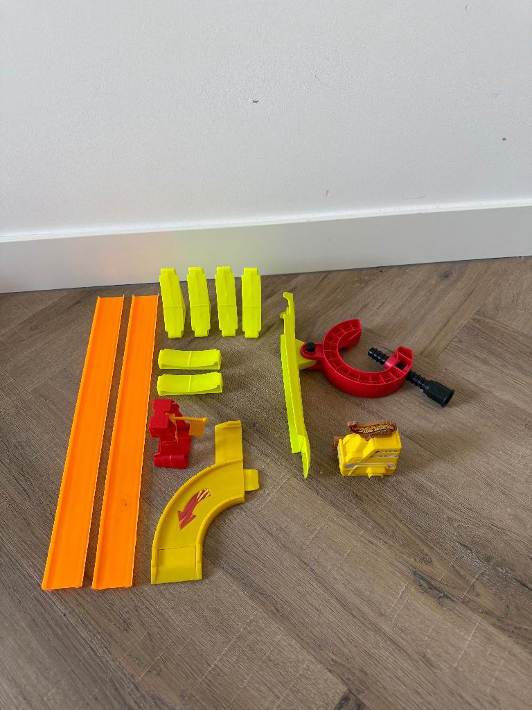 Heel goed 12x oranje geel Hot Wheels race baan ramp set 3, Kinderen en Baby's, Speelgoed | Racebanen, Onderdelen, Zelf te bouwen