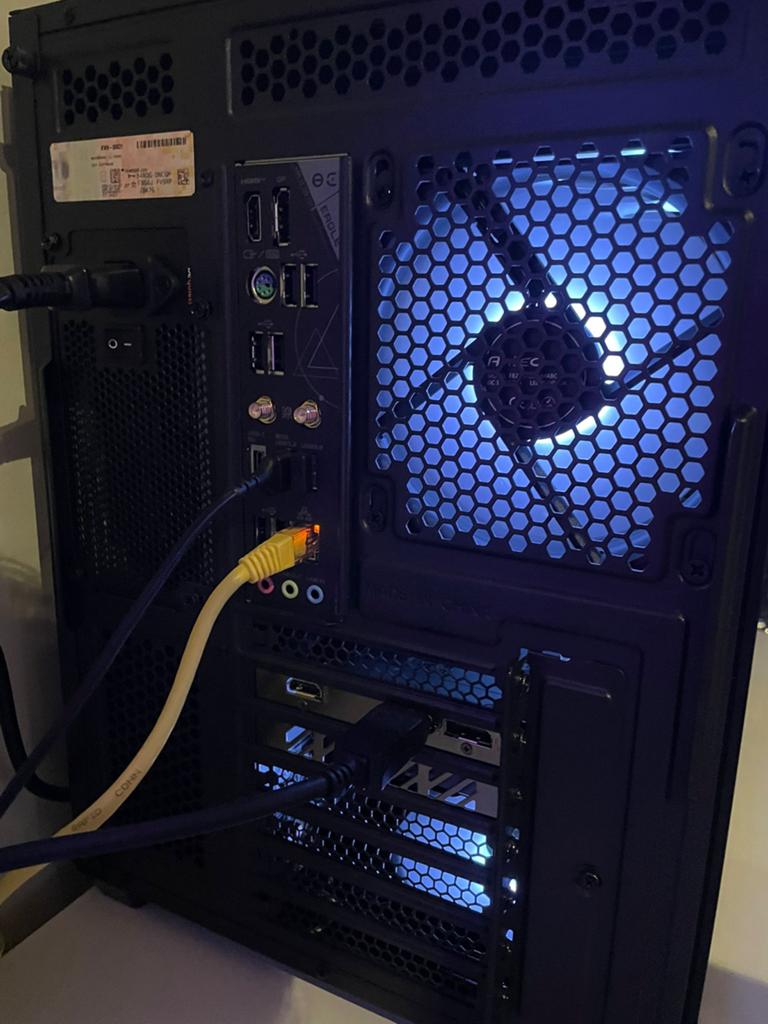 Gaming PC - AMD Ryzen 5 7600X, RX 9060 XT, 32GB RAM, Spelcomputers en Games, Games | Pc, Ophalen, Overige genres, 1 speler, Zo goed als nieuw