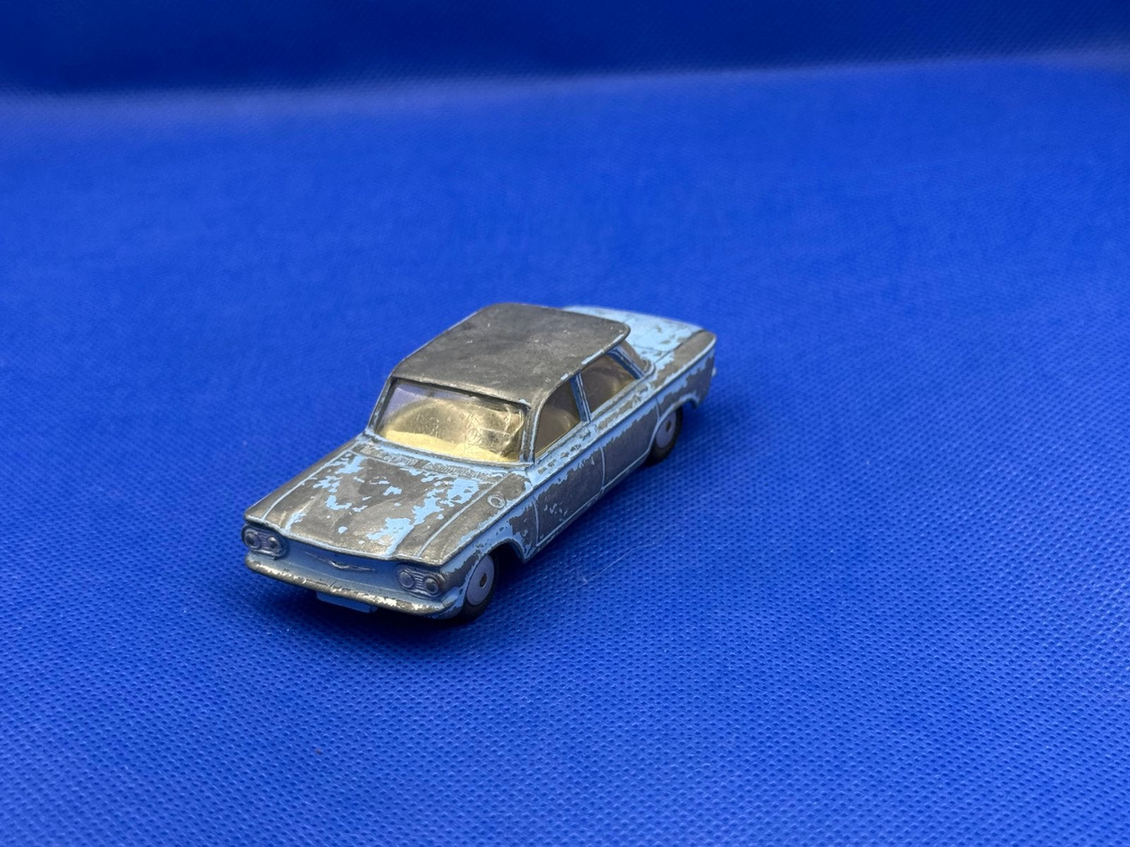 Corgi Toys Chevrolet Corvair, Ophalen of Verzenden, Zo goed als nieuw, Auto, Corgi