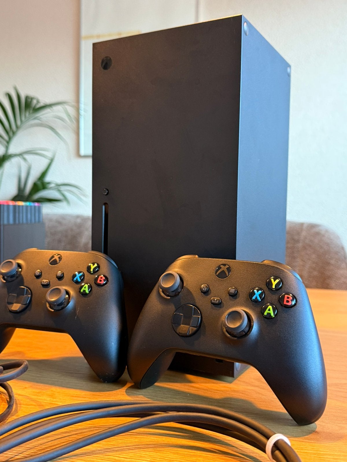 Xbox Series X 1TB, Spelcomputers en Games, Ophalen, Zo goed als nieuw, 1 TB, Met 2 controllers