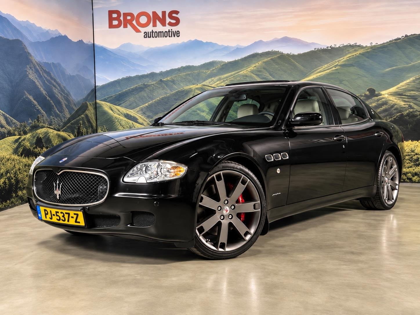 Maserati Quattroporte 4.2 ZF automaat l complete historie, Auto's, Automaat, Gebruikt, 8 cilinders, Zwart