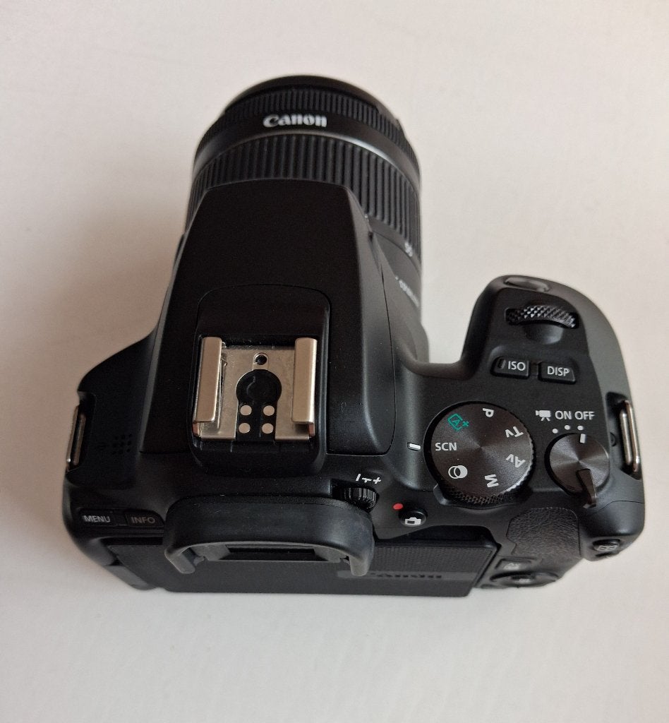 Canon EOS 250D Spiegelreflexcamera met EF-S 18-55mm lens, Audio, Tv en Foto, Spiegelreflex, Accu, Canon, Ophalen of Verzenden
