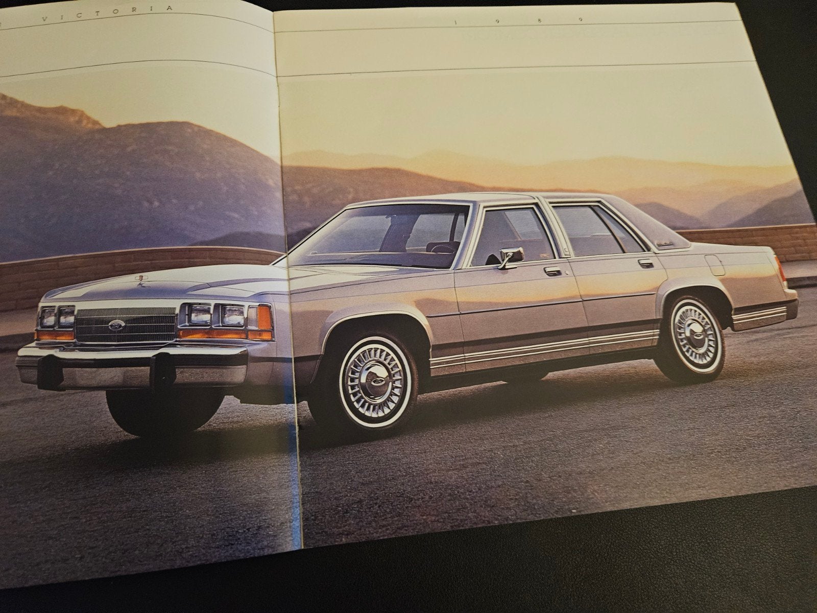 Brochure Ford LTD Crown Victoria 1989 USA, Ophalen of Verzenden, Zo goed als nieuw, Ford