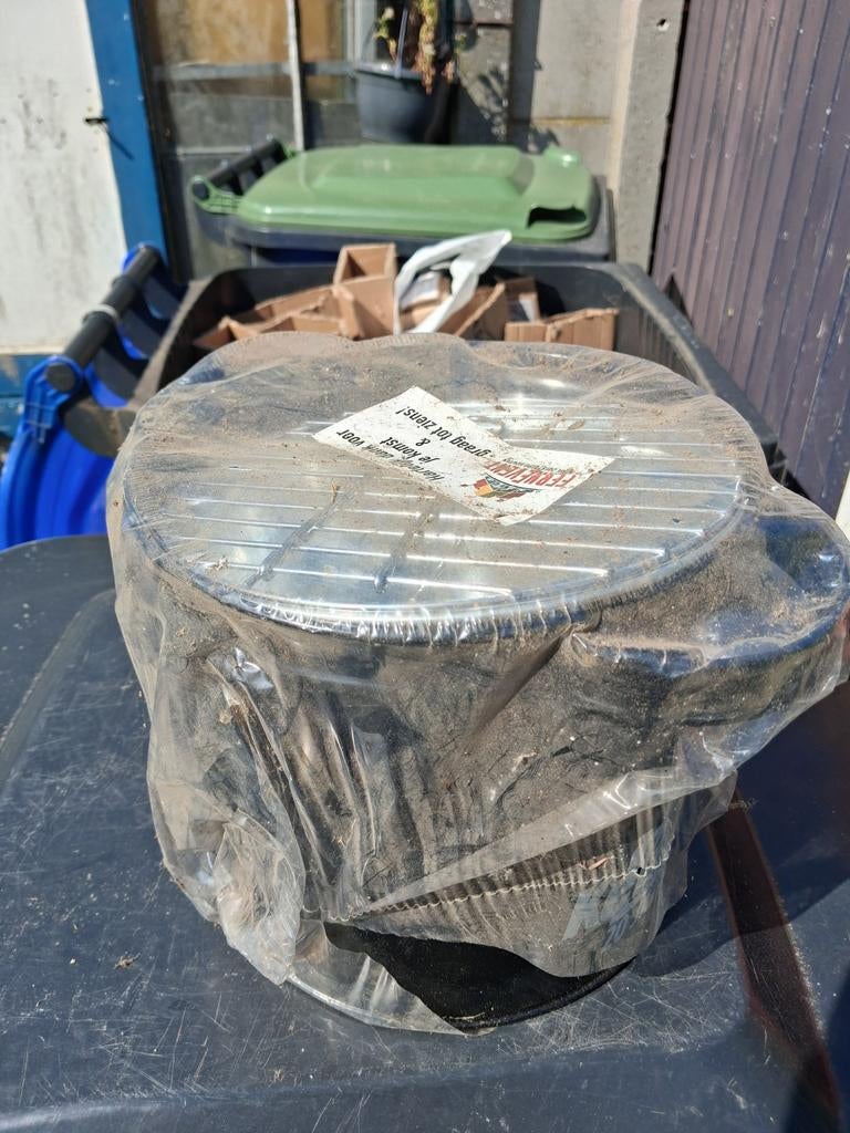 Wegwerp BBQ - 19 cm hoog, 20 cm doorsnee, Ophalen, Nieuw