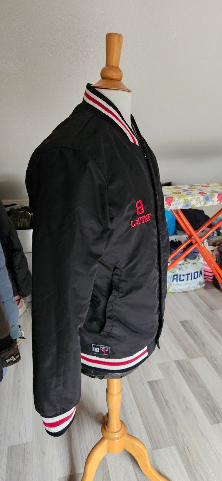 Chicago Bulls bomberjas maat L, Maat 52/54 (L), Zwart, Ophalen of Verzenden, Gedragen