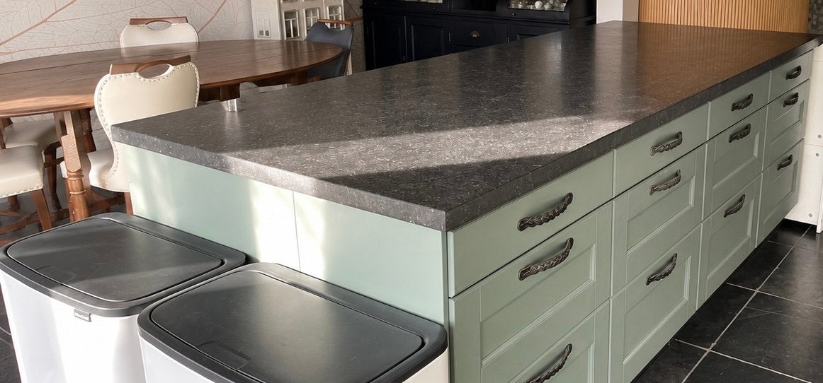 Ikea keuken met quooker, eiland, Belgisch hardsteen blad, Huis en Inrichting, Keuken | Complete keukens, Ophalen, Gebruikt, Overige typen