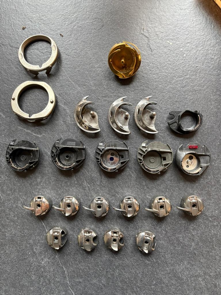 Partij spoelhuizen, Ophalen, Zo goed als nieuw, Lockmachine, Brother