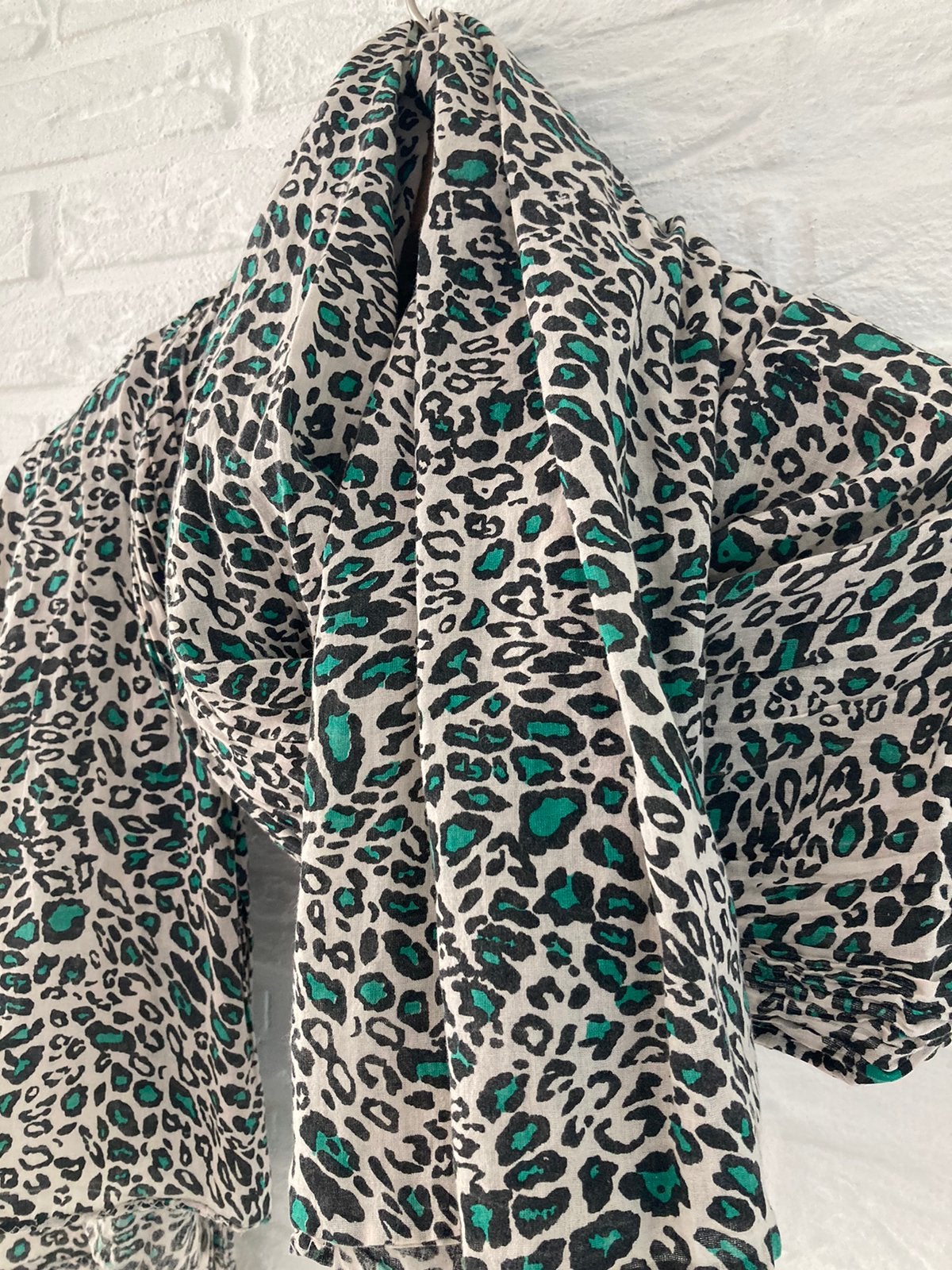 Becksöndergaard Sjaal met gekleurde groene panterPrint, Kleding | Dames, Mutsen, Sjaals en Handschoenen, Ophalen of Verzenden