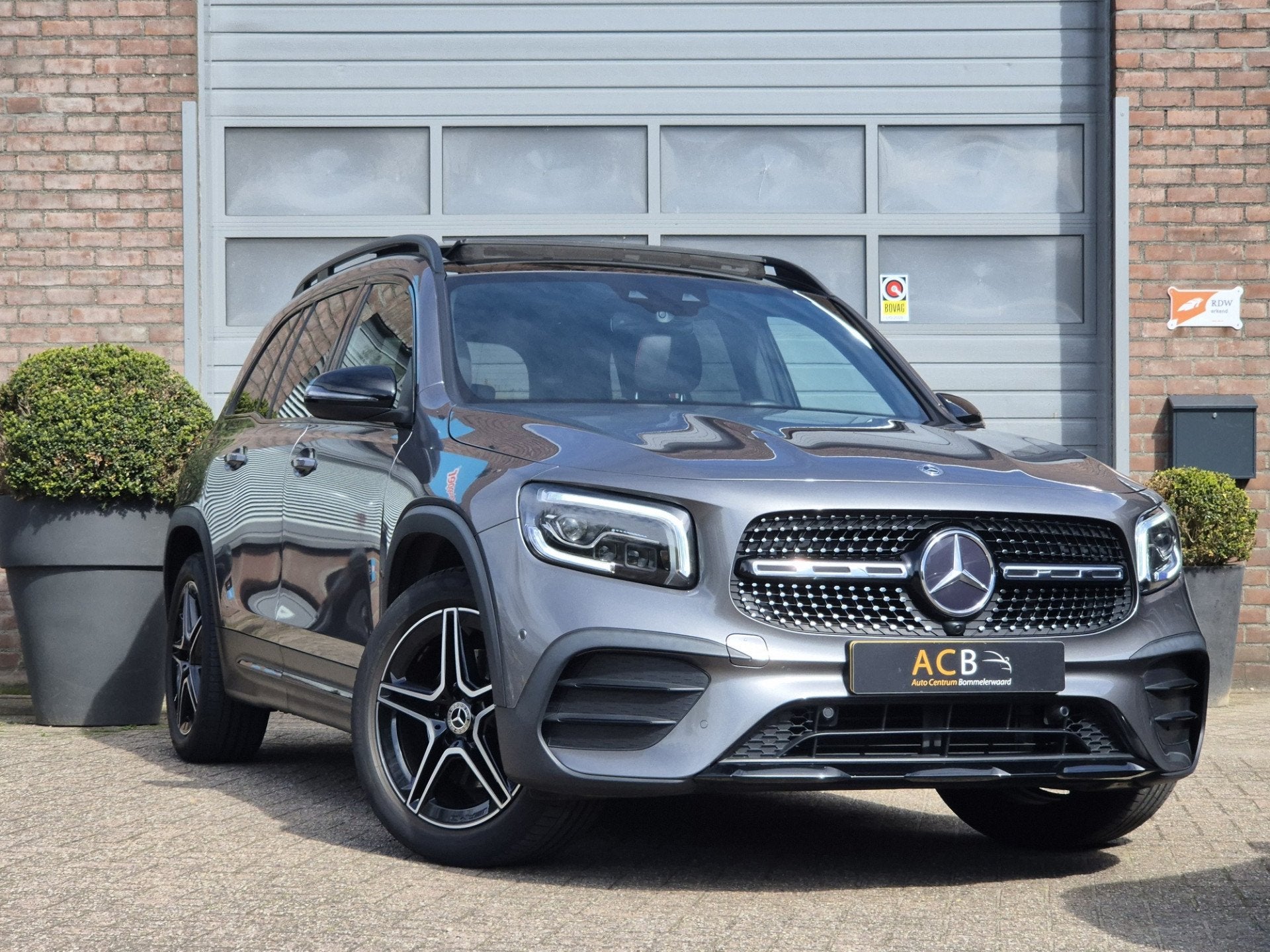 Mercedes-Benz GLB 180 Business Solution AMG In absolute nieu, 136 pk, Gebruikt, 4 cilinders, Automatische klimaatregeling