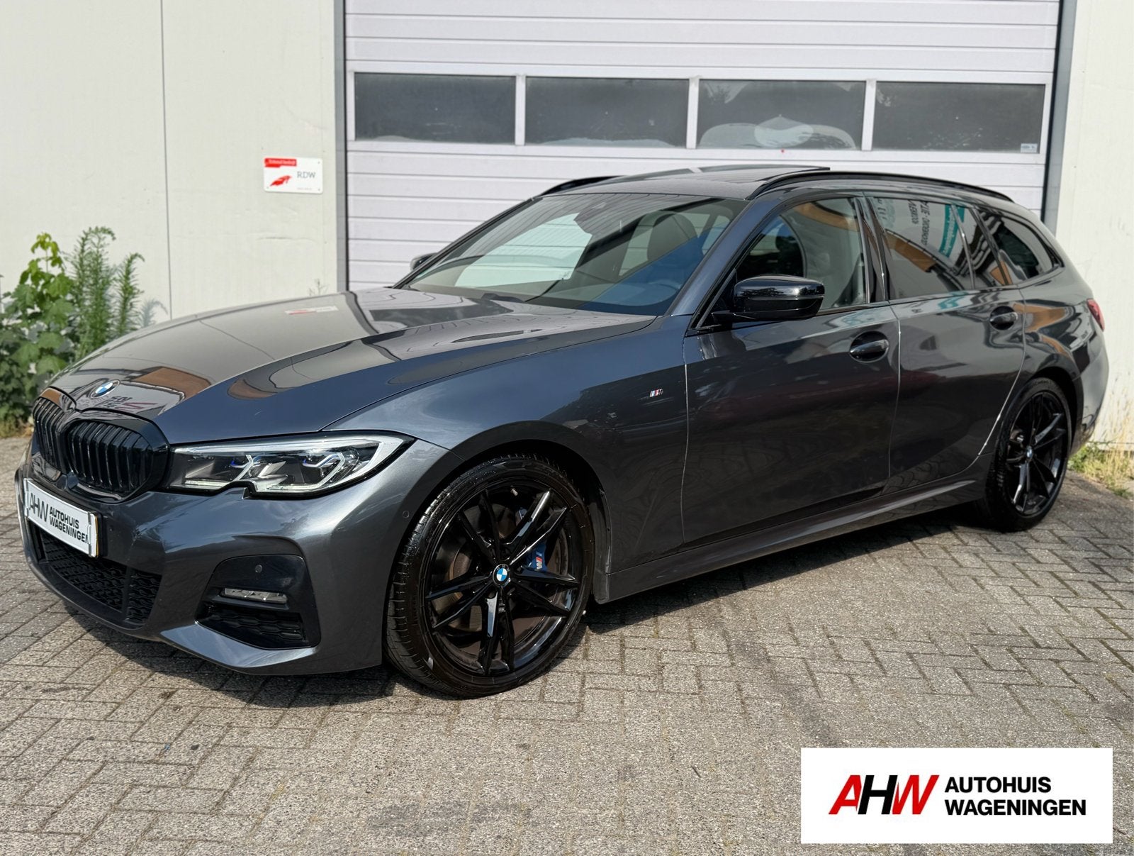BMW 3-Serie 320d / M-pakket / 2020 / Laser / Pano / Vol!, Auto's, Automaat, Achterwielaandrijving, 19 km/l, Dealer onderhouden