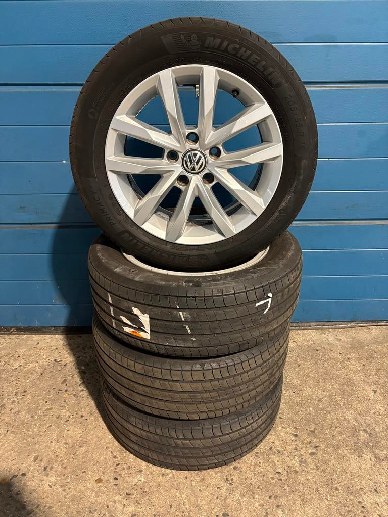 Originele Volkswagen Golf 16 inch set inclusief Zomerbanden, Auto-onderdelen, Banden en Velgen, Ophalen, Gebruikt, 16 inch, Banden en Velgen