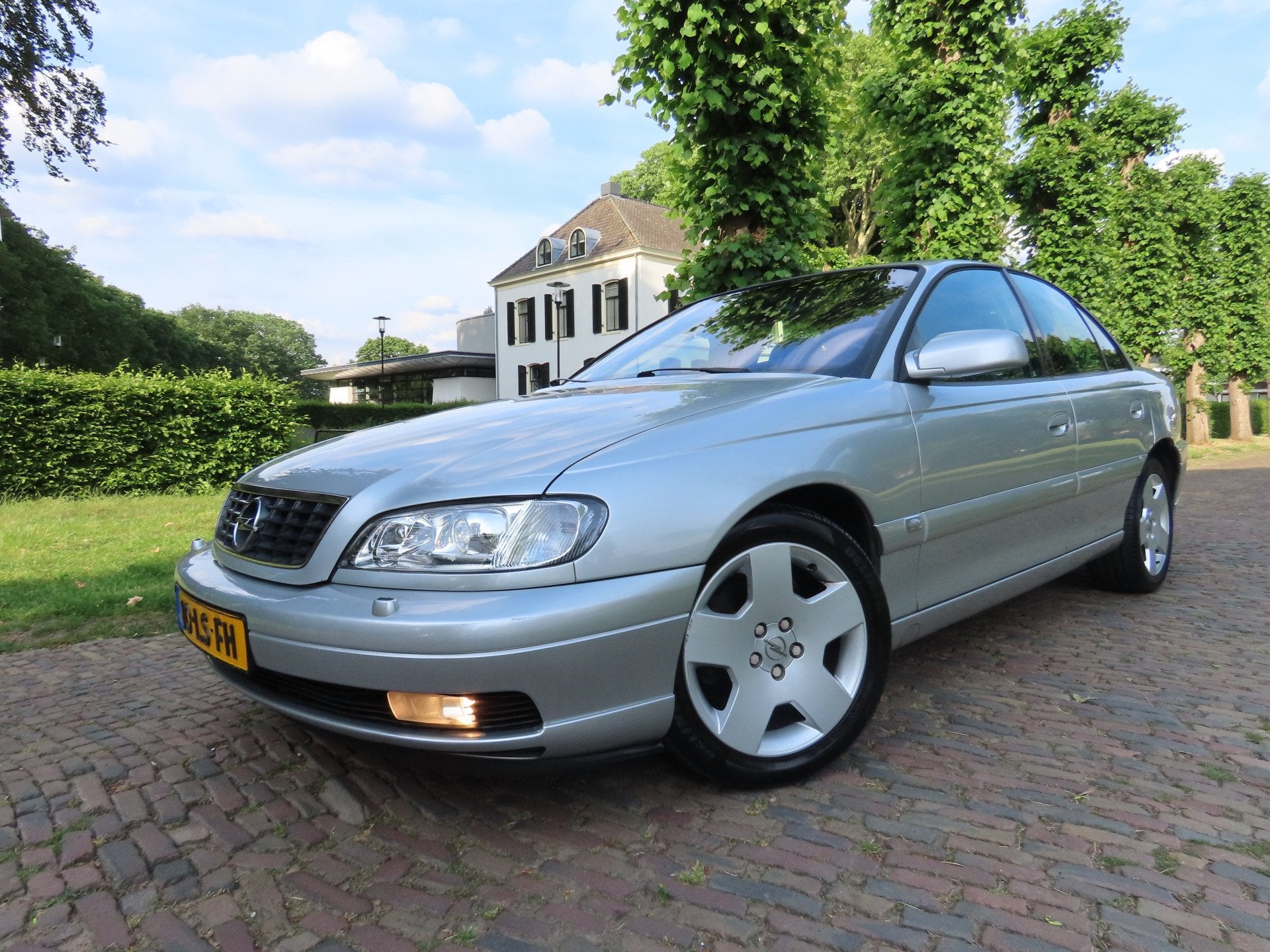 Opel Omega 3.2i V6 Executive 218 PK ! *NL Auto*Youngtimer*Au, Omega, Achterwielaandrijving, Zwart, 6 cilinders