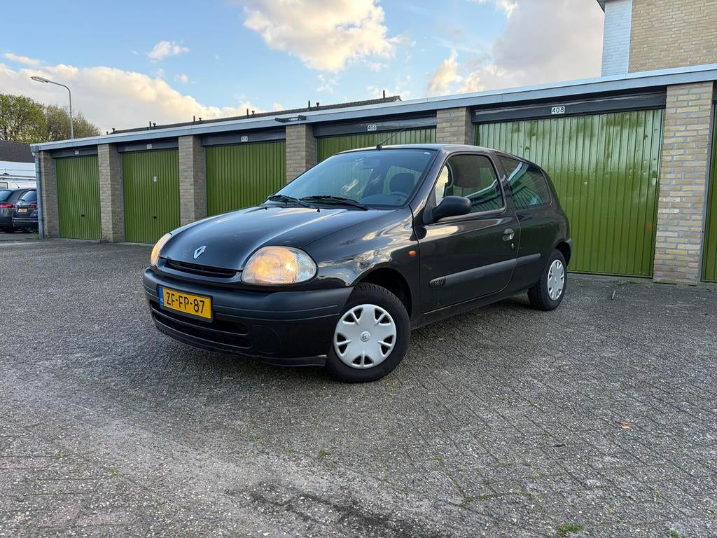 Renault Clio 1.2 1999 Zwart, Auto's, Renault, Particulier, Clio, Benzine, Hatchback, Handgeschakeld, Origineel Nederlands, Zwart