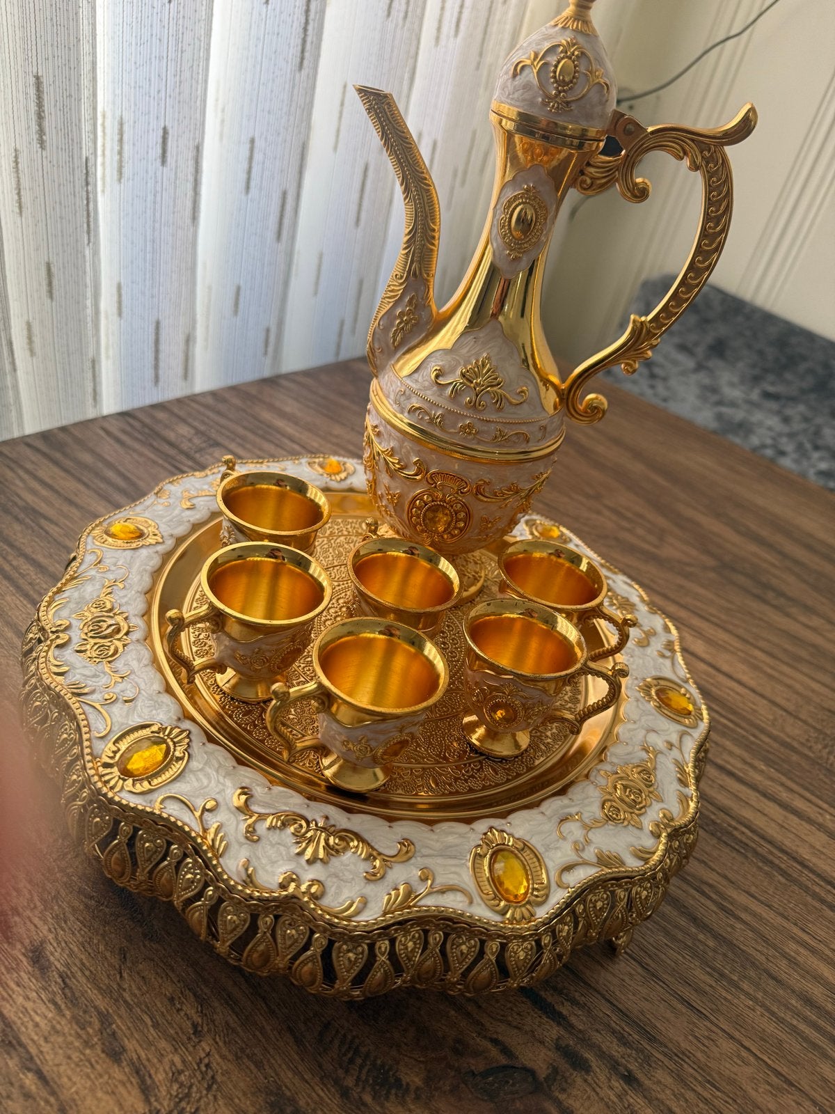Oosterse koffie- en theeset in goud en wit, Aziatisch, Ophalen of Verzenden, Zo goed als nieuw, Metaal