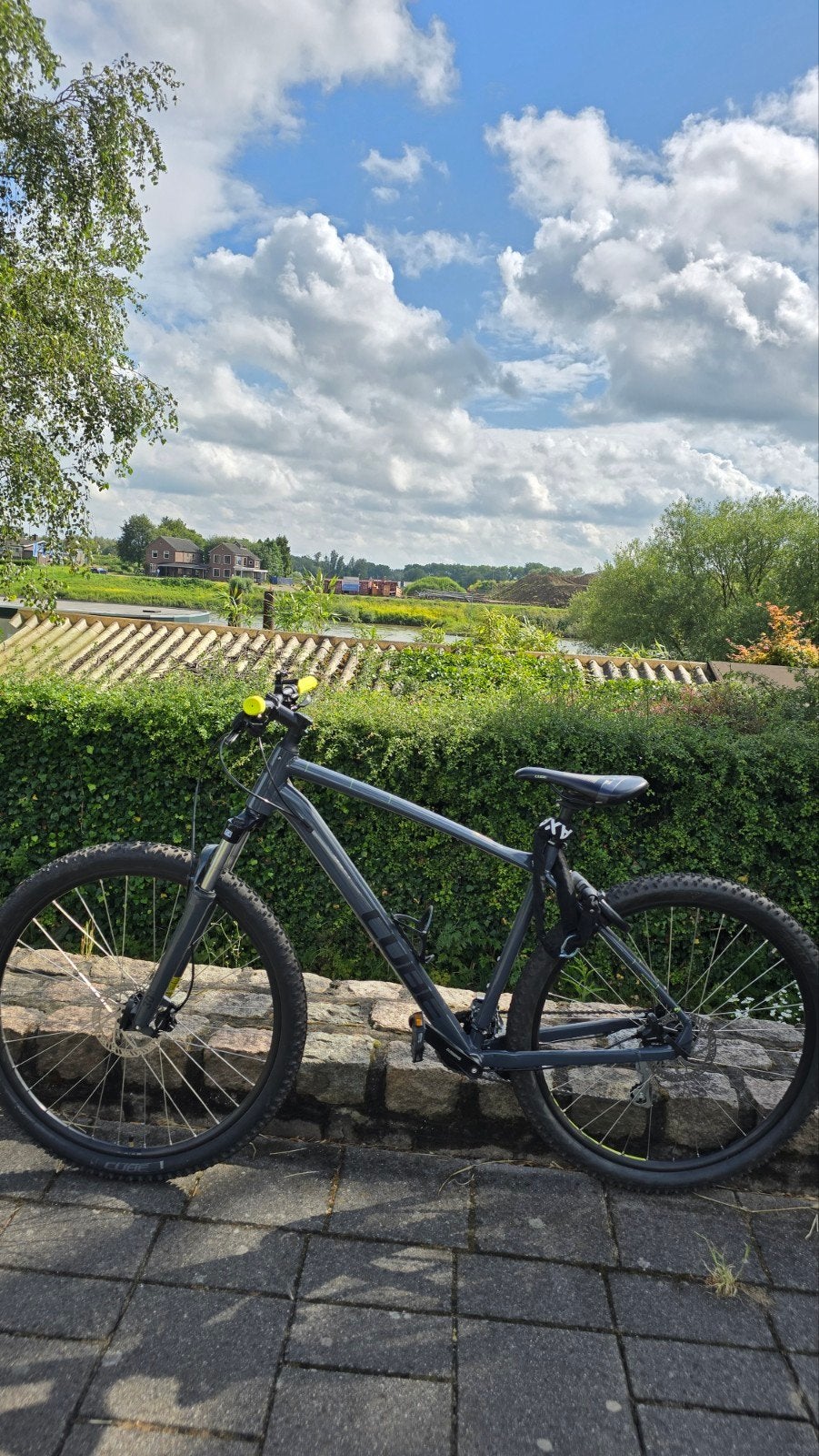 Mountainbike in goede staat met accessoires, Ophalen of Verzenden