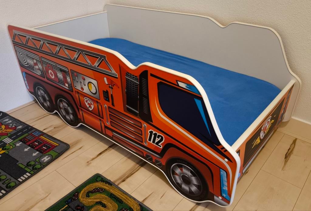 Brandweerauto kinderbed, Kinderen en Baby's, Kinderkamer | Bedden, 70 tot 85 cm, 140 tot 160 cm, Zo goed als nieuw, Ophalen