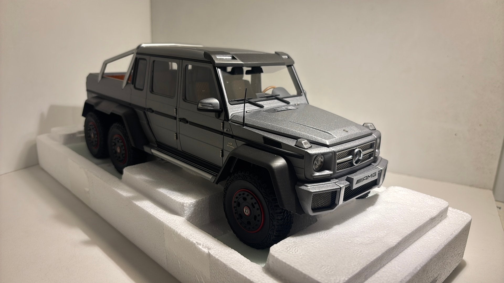 Mercedes benz g63 amg 6x6 grey autoart 1.18, Ophalen of Verzenden, A, A, A