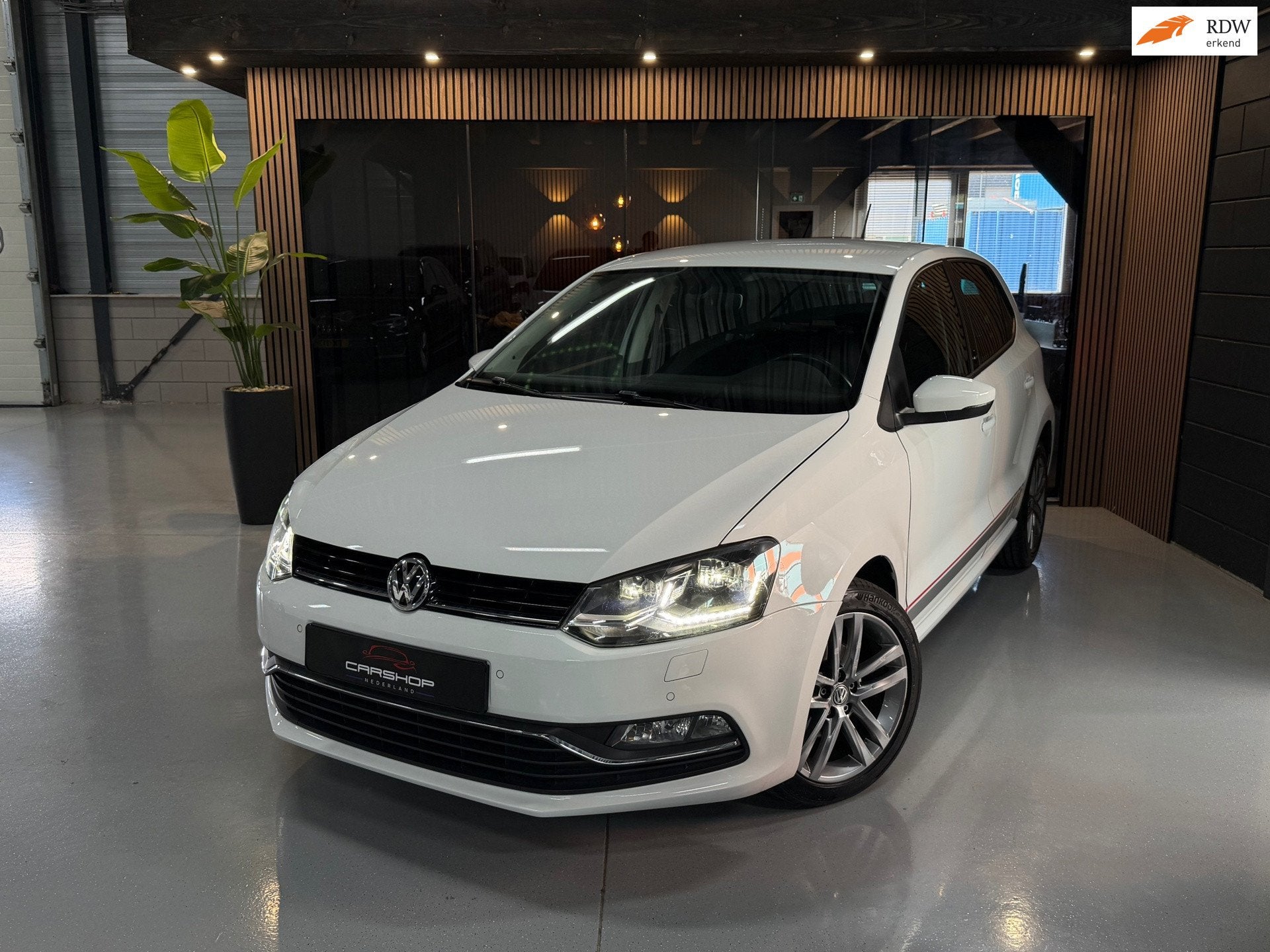 Volkswagen Polo 1.2 TSI SOUND EDITION! CARPLAY/CRUISE/STOELV, Auto's, Stof, Gebruikt, Zwart, 4 cilinders