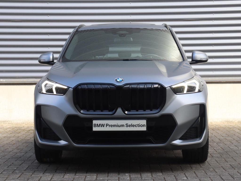BMW X1 sDrive18i | M Sportpakket | Panodak | Trekhaak | Geti, Auto's, BMW, Gebruikt, Met garantie (alle), Stuurwielverwarming