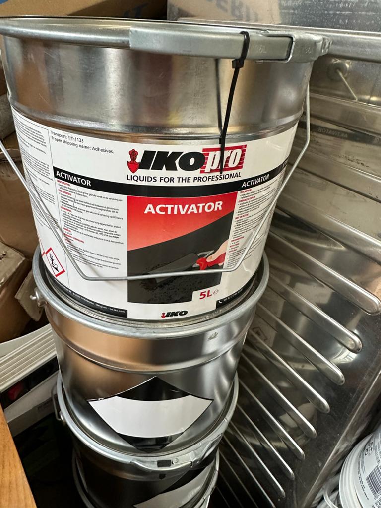IKO pro Activator 5L - Hechtmiddel voor dakbedekking, Overige kleuren, Beits, Ophalen of Verzenden, Zo goed als nieuw