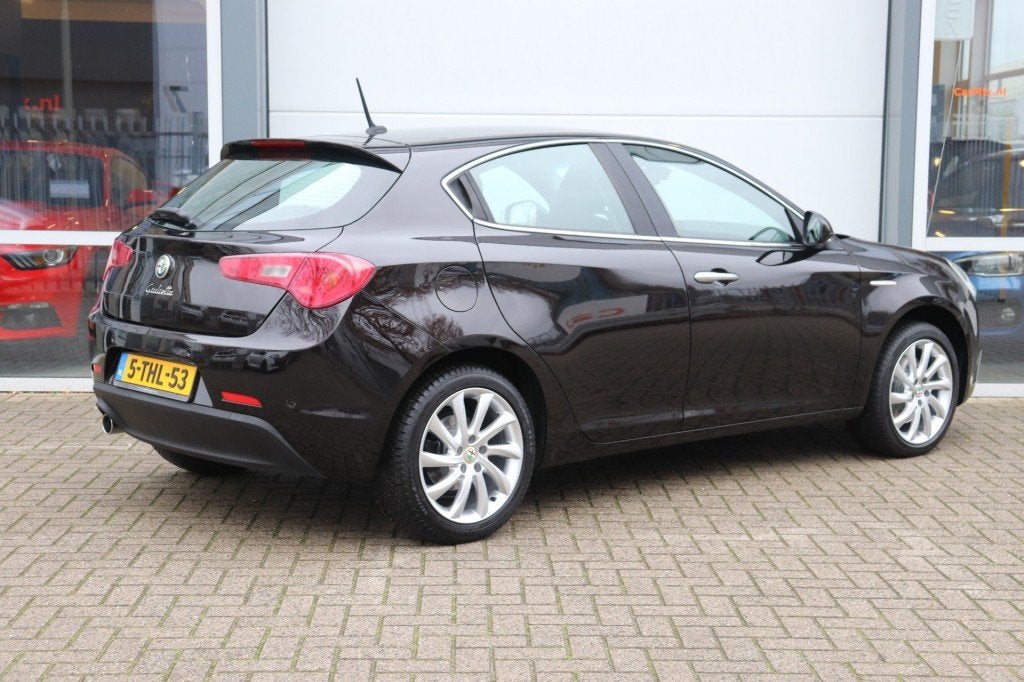 Alfa romeo GIULIETTA 1.4 T DISTINCTIVE Automaat, Auto's, Alfa Romeo, Euro 5, 4 cilinders, Zwart, Origineel Nederlands