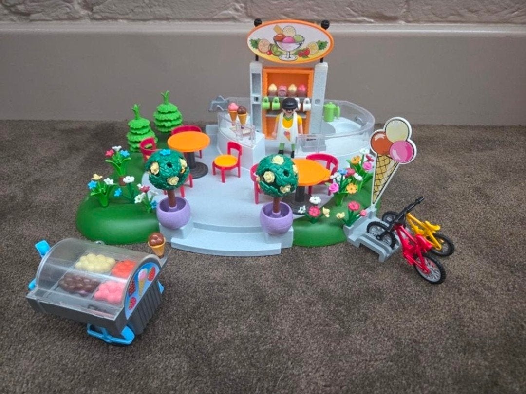 Playmobil ijssalon met accessoires, Gebruikt, Gebouw, Complete set, Ophalen of Verzenden